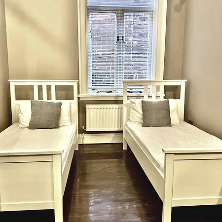 Apartment High Living @ Ferguson Court *