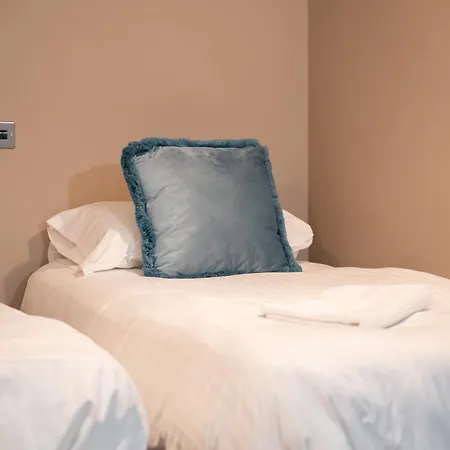 High Living @ Ferguson Court Apartman Carlisle