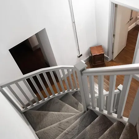 High Living @ Ferguson Court *